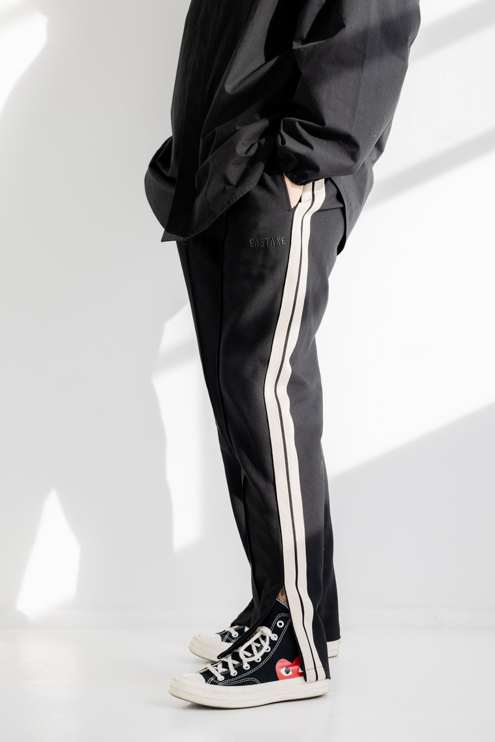 Woven Trackpant - Black
