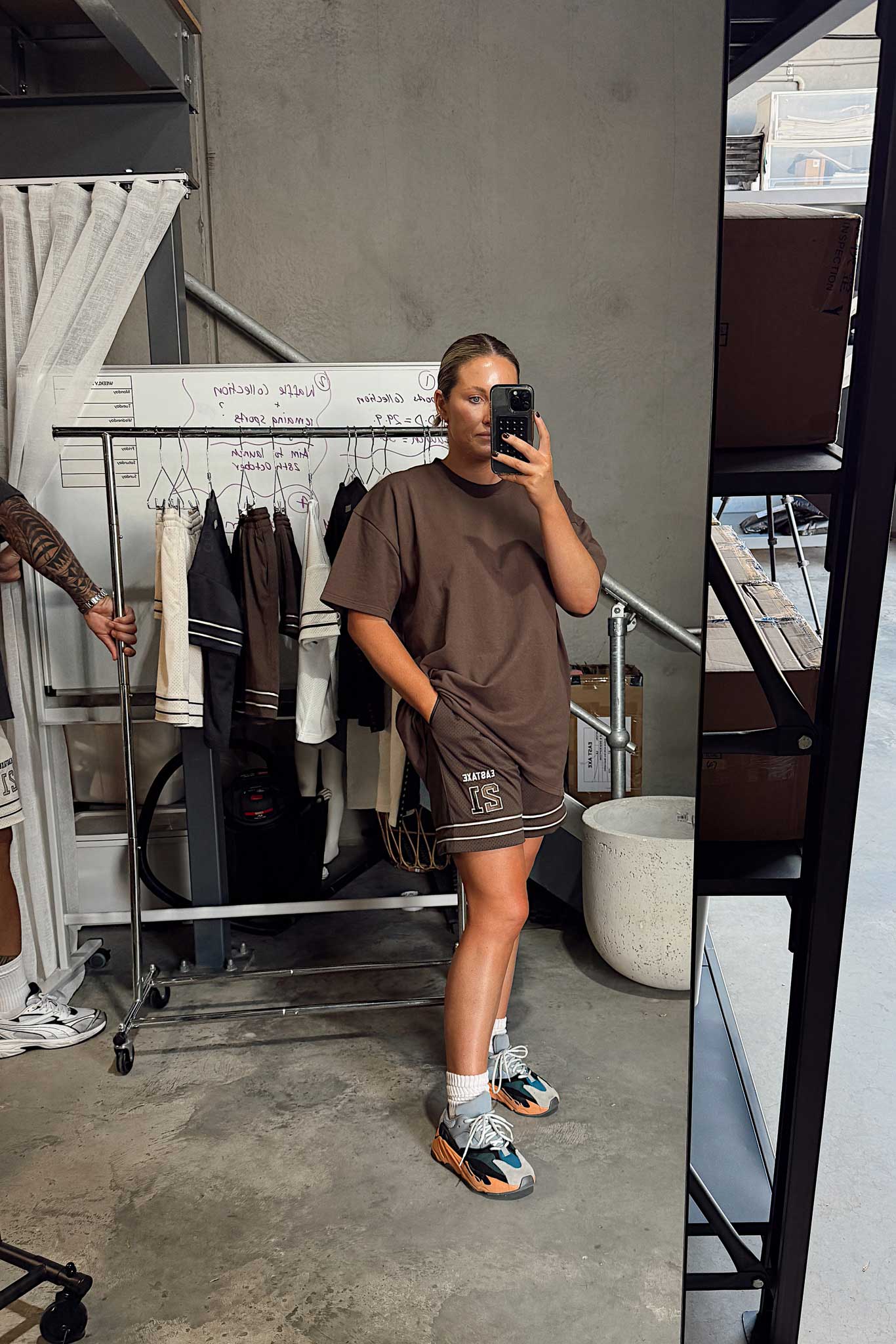 Adults Essential Tee - Chocolate